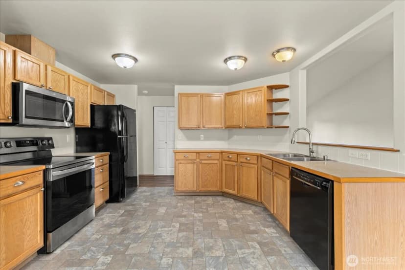 Property photo for 1240 Montero Lane, Burlington photo 8