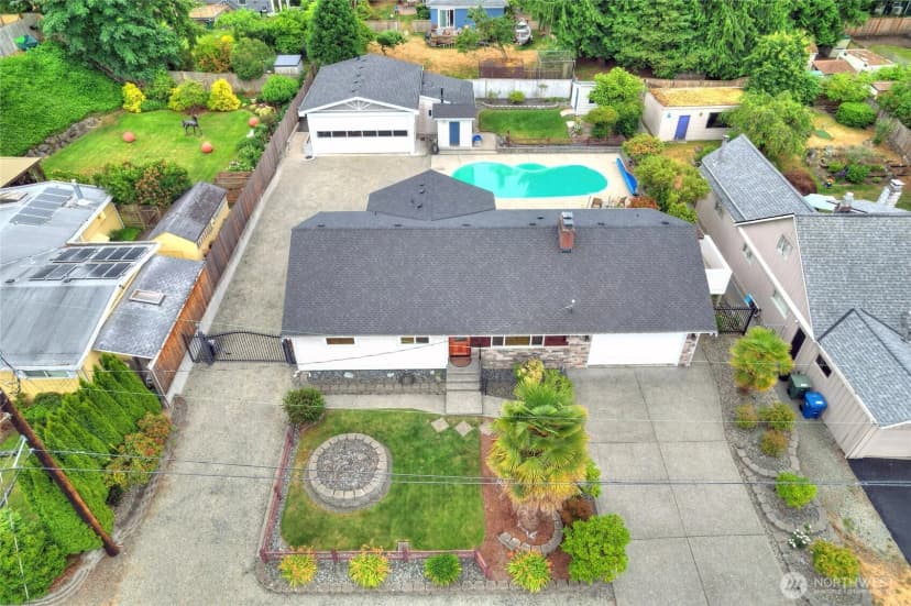 Property photo for 832 Birch Street, Edmonds photo 37