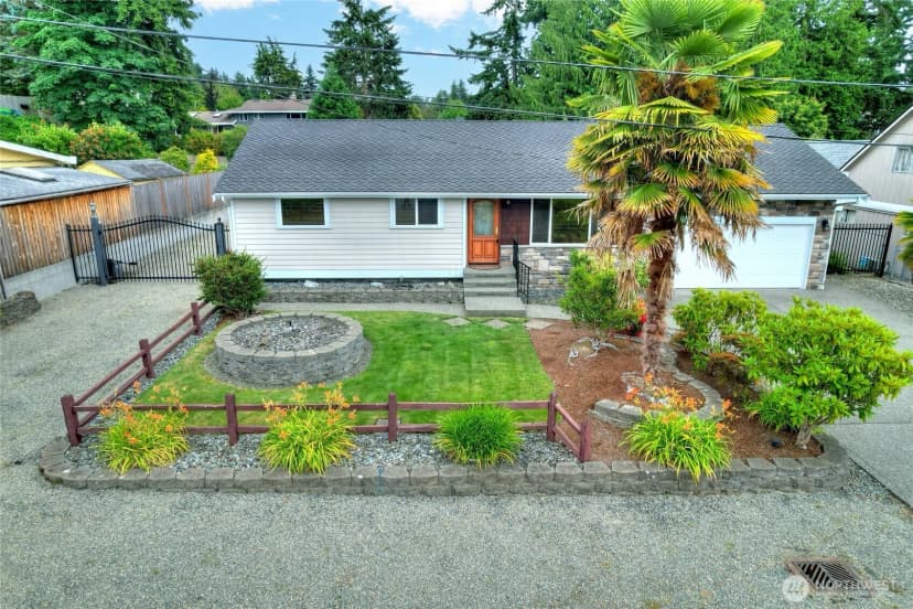 Property photo for 832 Birch Street, Edmonds photo 2