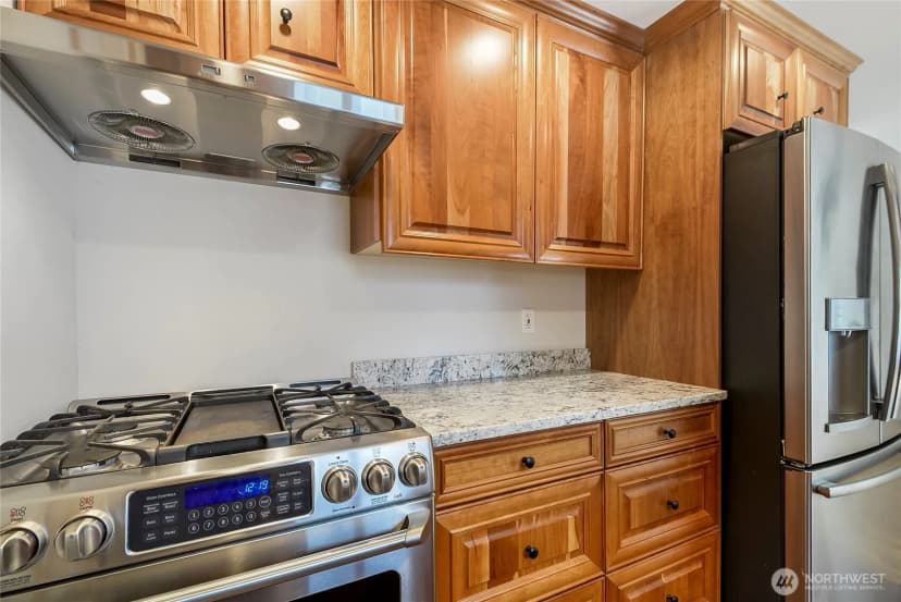 Property photo for 832 Birch Street, Edmonds photo 10