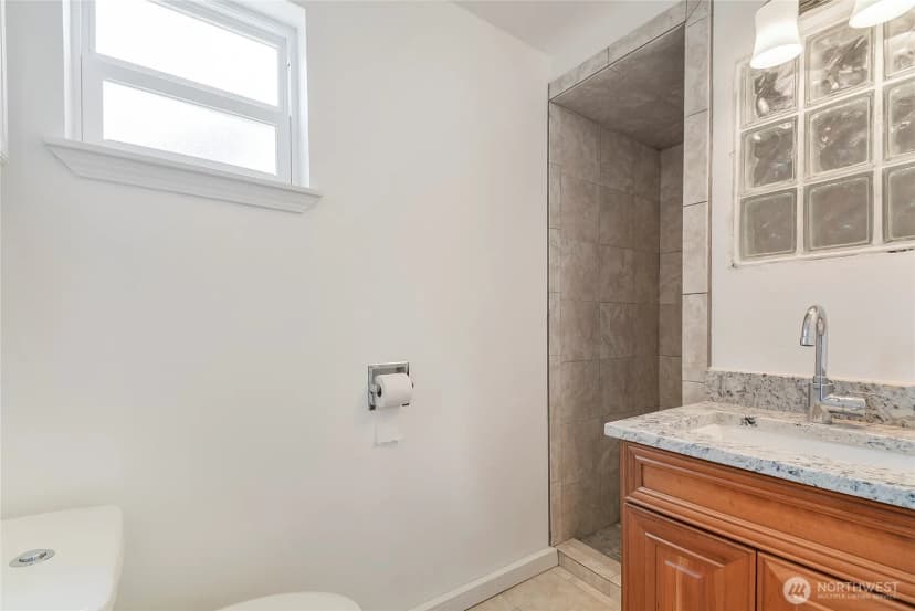 Property photo for 832 Birch Street, Edmonds photo 23