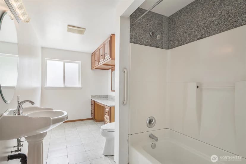 Property photo for 832 Birch Street, Edmonds photo 18
