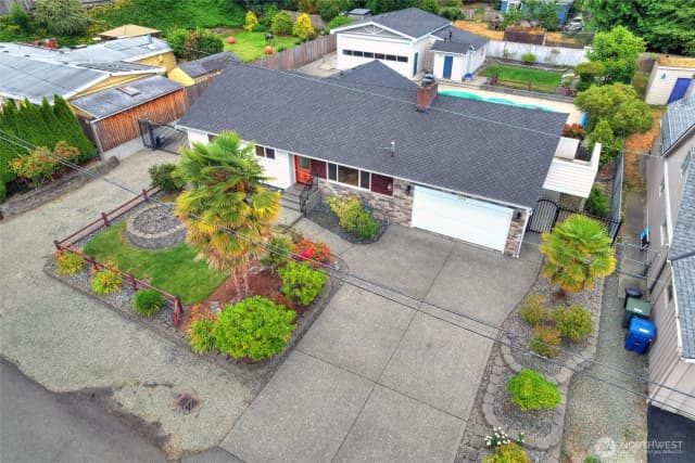 Property photo for 832 Birch Street, Edmonds photo 4