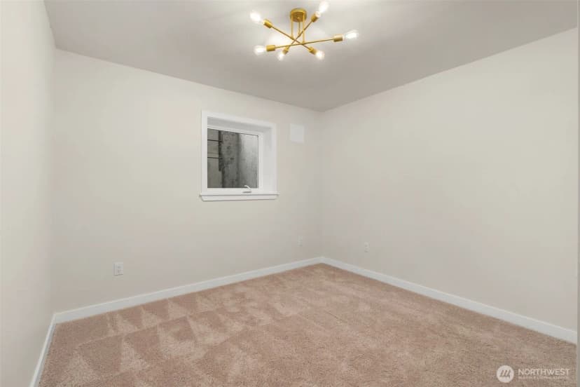 Property photo for 21239 15th Avenue S, Des Moines photo 22
