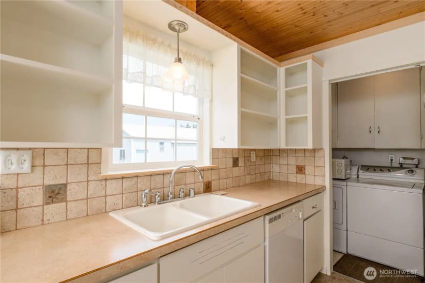 Property photo for 1391 Finn Hall Road, Port Angeles photo 8