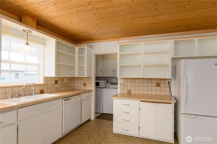 Property photo for 1391 Finn Hall Road, Port Angeles photo 7