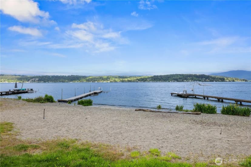 Property photo for 408 W Lake Sammamish Parkway Se, Bellevue photo 4