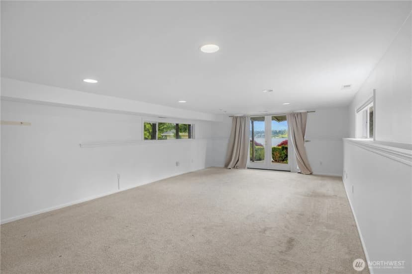 Property photo for 408 W Lake Sammamish Parkway Se, Bellevue photo 16