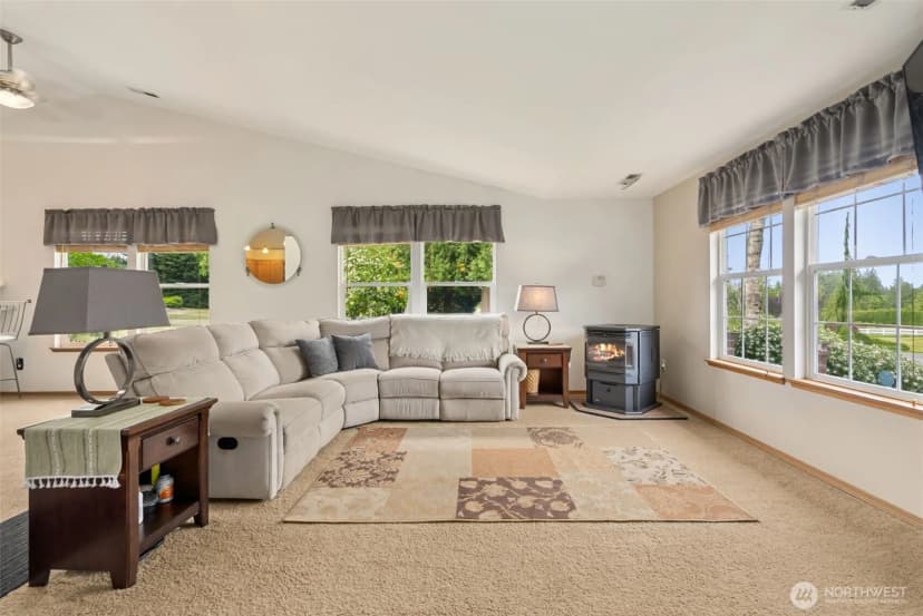 Property photo for 16116 4th Avenue Nw, Arlington photo 6
