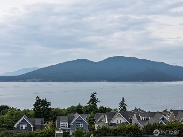 Property photo for 4607 Camano Place, Anacortes photo 3