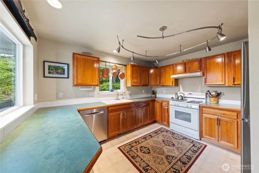 Property photo for 4607 Camano Place, Anacortes photo 12