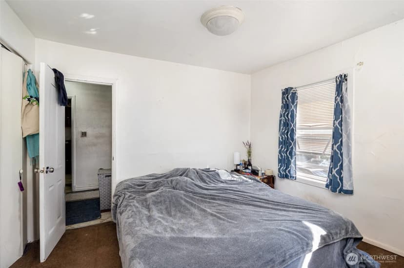 Property photo for 2159 52nd Avenue Sw, Seattle photo 13