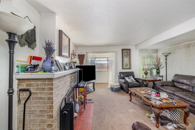 Property photo for 2159 52nd Avenue Sw, Seattle photo 3