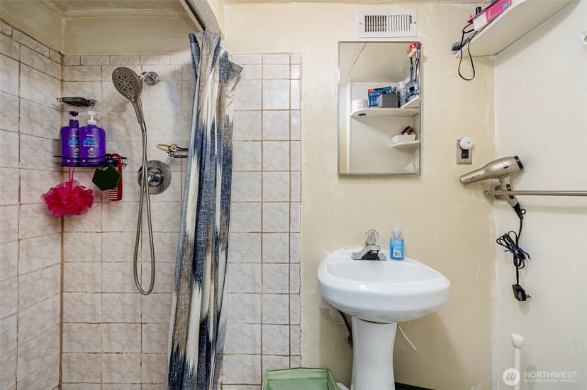 Property photo for 2159 52nd Avenue Sw, Seattle photo 23
