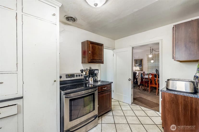 Property photo for 2159 52nd Avenue Sw, Seattle photo 9