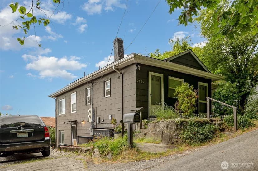 Property photo for 2159 52nd Avenue Sw, Seattle photo 2
