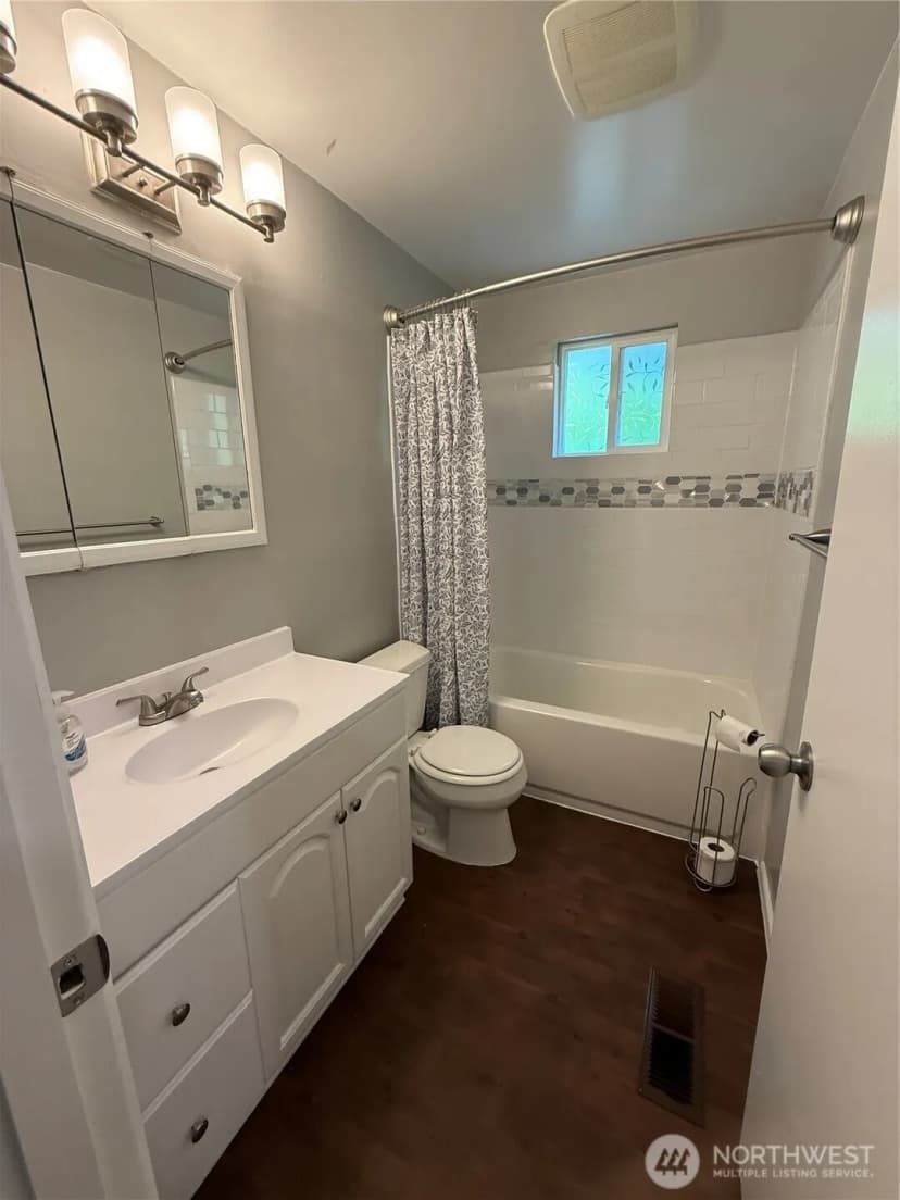 Property photo for 20603 7th Avenue S, Des Moines photo 12
