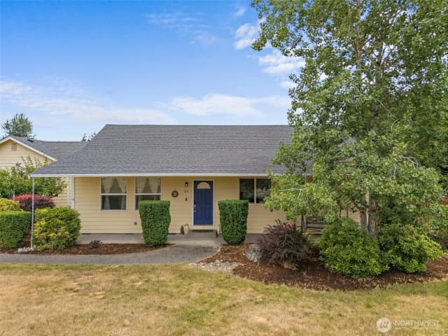 Property photo for 1815 181st St E, Spanaway photo 2