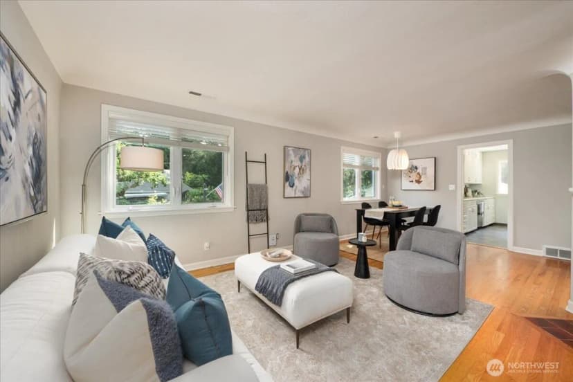 Property photo for 2321 Ne 127th Street, Seattle photo 3