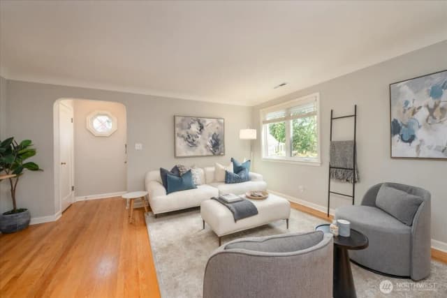 Property photo for 2321 Ne 127th Street, Seattle photo 4