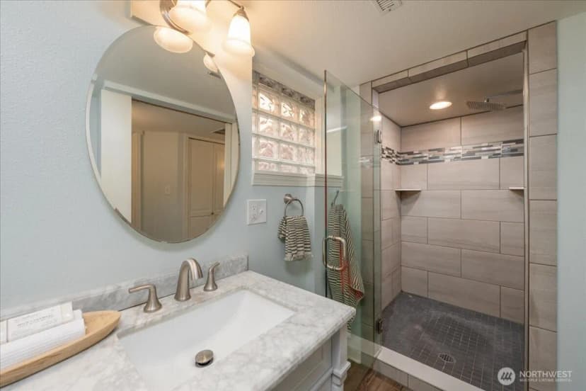 Property photo for 2321 Ne 127th Street, Seattle photo 17
