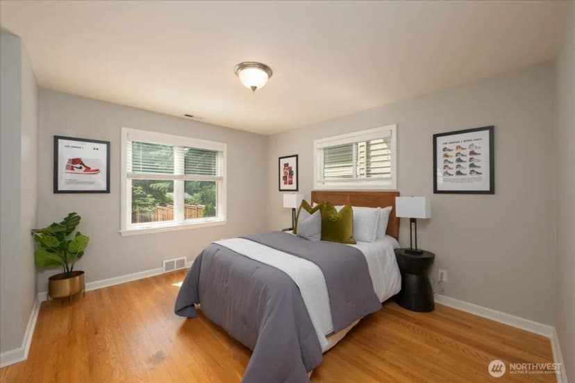 Property photo for 2321 Ne 127th Street, Seattle photo 13
