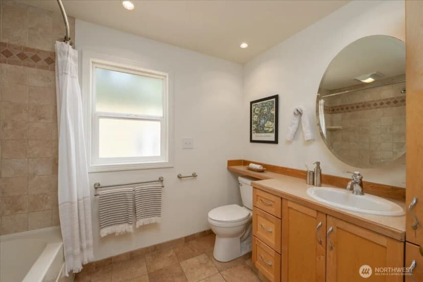 Property photo for 2321 Ne 127th Street, Seattle photo 12