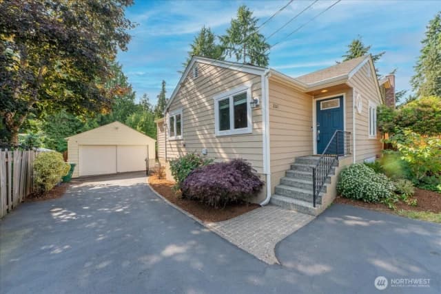 Property photo for 2321 Ne 127th Street, Seattle