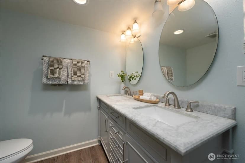 Property photo for 2321 Ne 127th Street, Seattle photo 16