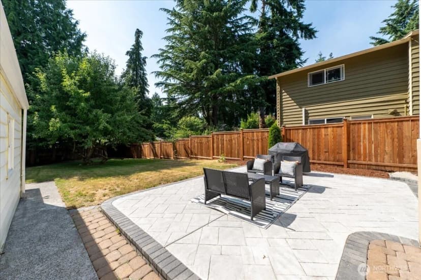 Property photo for 2321 Ne 127th Street, Seattle photo 24