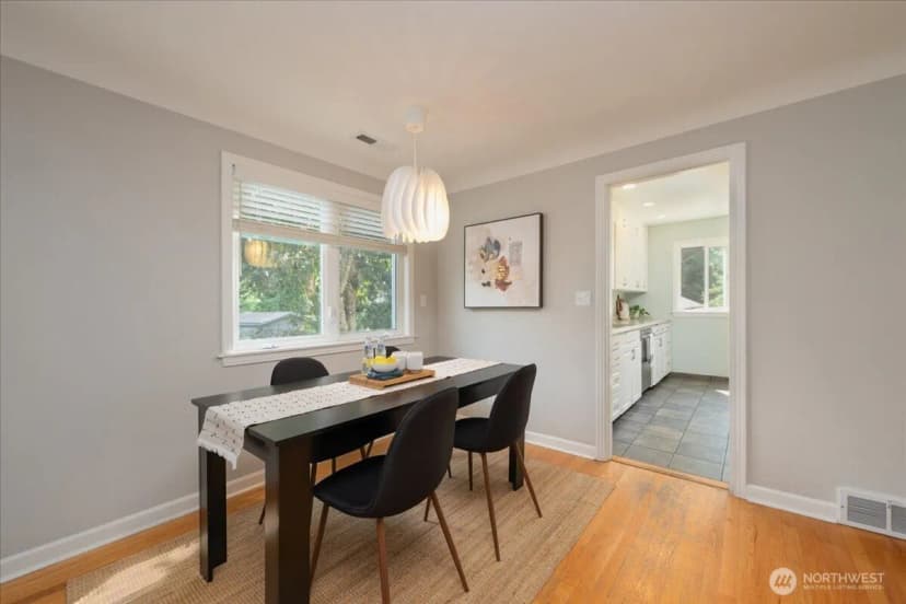 Property photo for 2321 Ne 127th Street, Seattle photo 7
