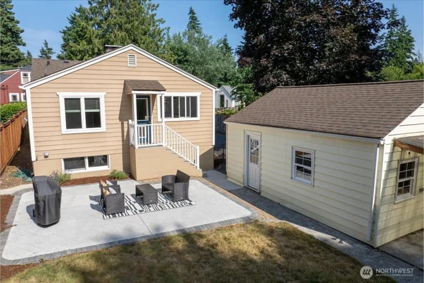Property photo for 2321 Ne 127th Street, Seattle photo 34