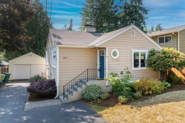 Property photo for 2321 Ne 127th Street, Seattle photo 2
