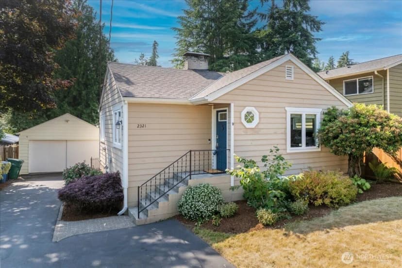 Property photo for 2321 Ne 127th Street, Seattle photo 2