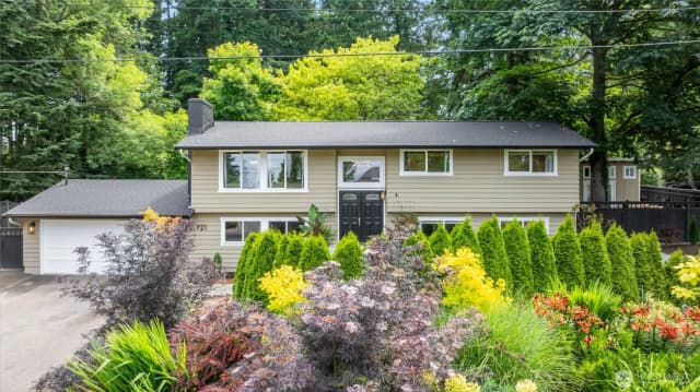 Property photo for 15921 68th Avenue W, Edmonds photo 2