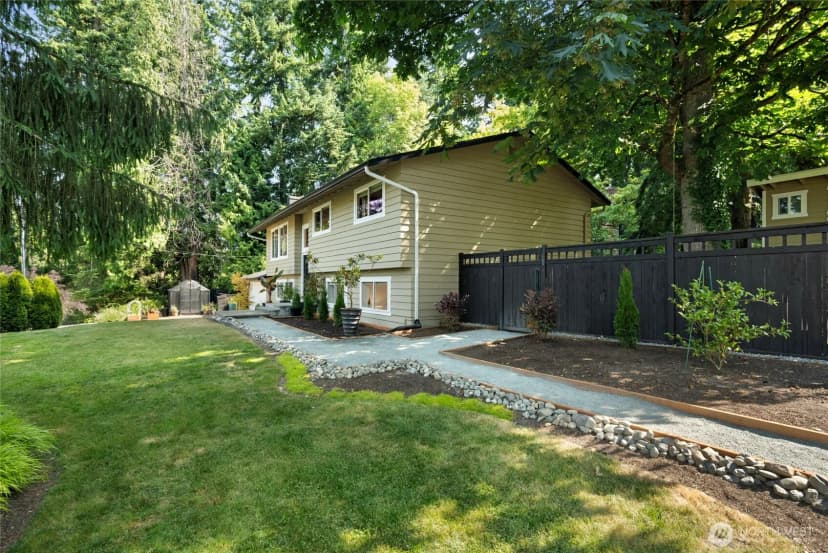 Property photo for 15921 68th Avenue W, Edmonds photo 37