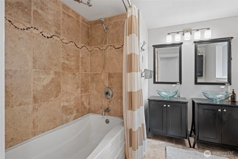 Property photo for 15921 68th Avenue W, Edmonds photo 19