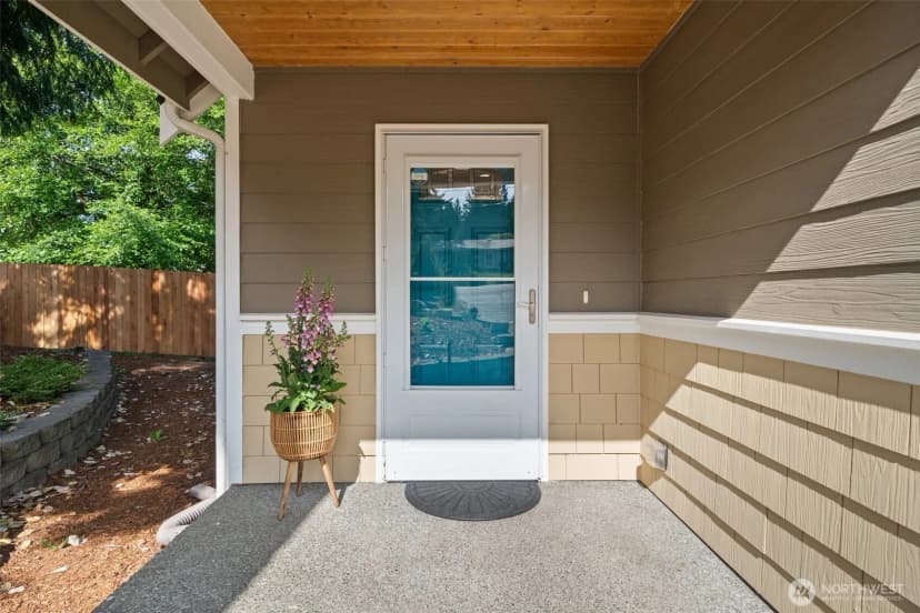 Property photo for 7612 Sandy Way Ne, Poulsbo photo 2