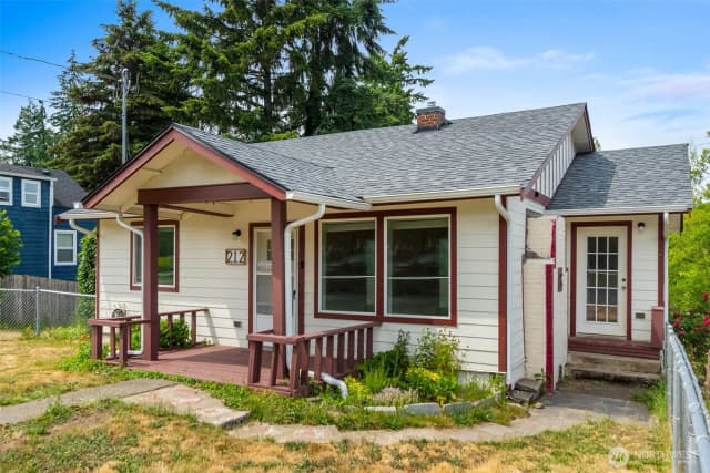 Property photo for 212 Euclid Avenue, Shelton