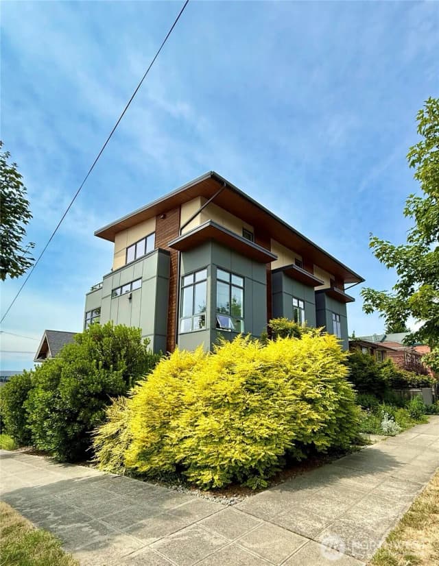 Property photo for 2705 Franklin Avenue E, Seattle