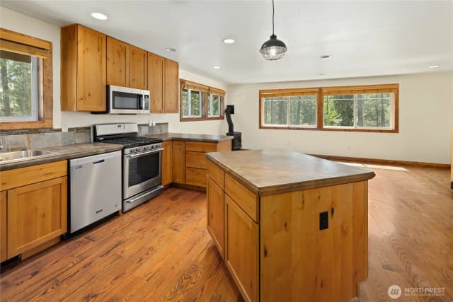 Property photo for 1201 Evergreen Valley Loop, Ronald photo 3