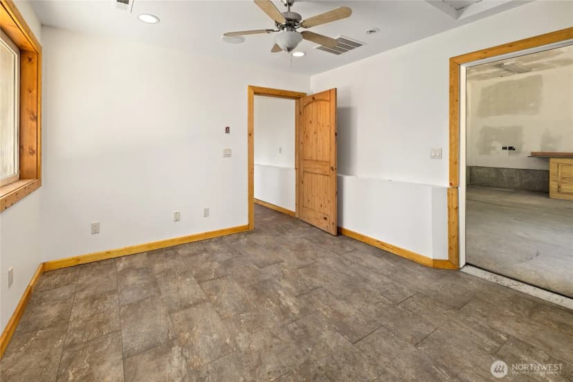 Property photo for 1201 Evergreen Valley Loop, Ronald photo 15