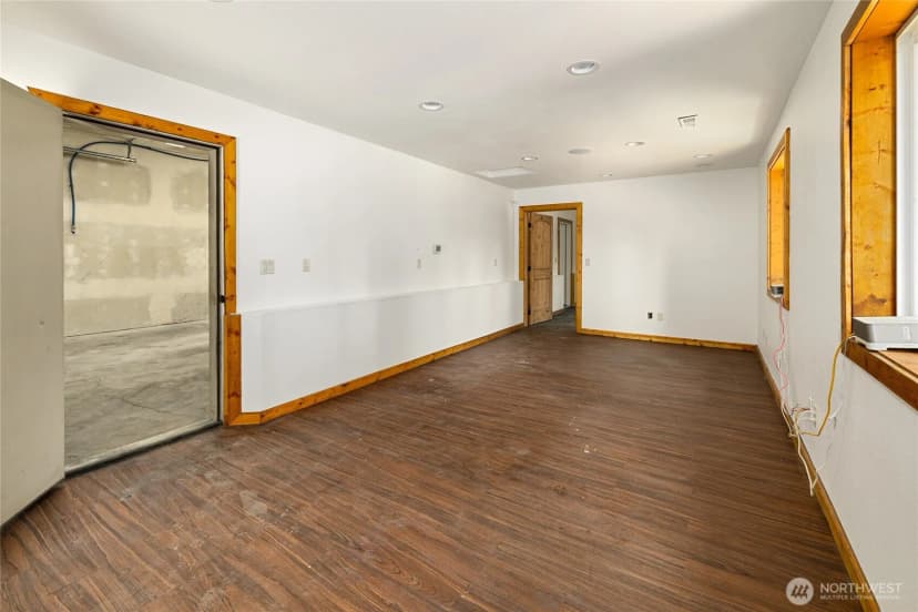 Property photo for 1201 Evergreen Valley Loop, Ronald photo 17
