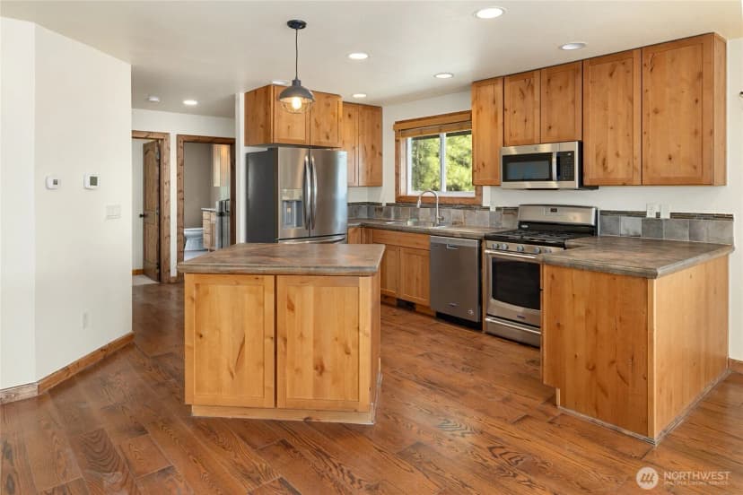 Property photo for 1201 Evergreen Valley Loop, Ronald photo 8