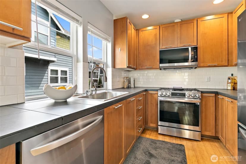 Property photo for 3253 Sw Raymond Street, Seattle photo 11