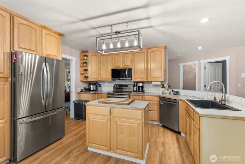 Property photo for 30630 24th Avenue S, Roy photo 10