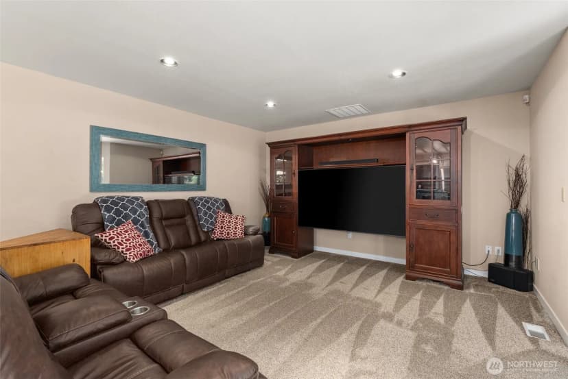 Property photo for 30630 24th Avenue S, Roy photo 15