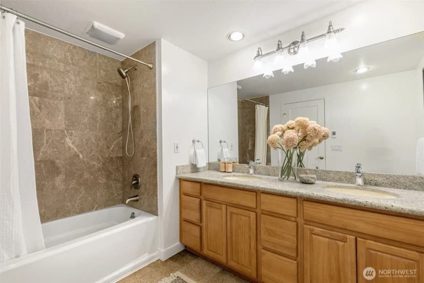 Property photo for 5606 189th Avenue Se, Issaquah photo 18