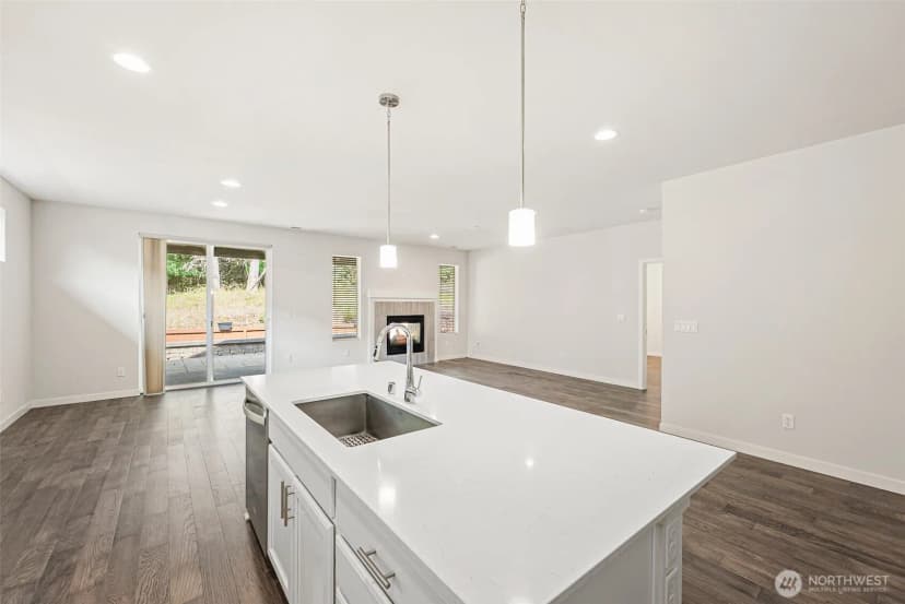 Property photo for 5619 Waldron Drive Ne, Lacey photo 10