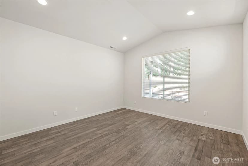 Property photo for 5619 Waldron Drive Ne, Lacey photo 15